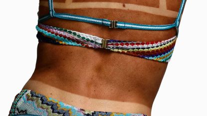 Fake tan lines and Missoni bathing suit, one of our top 10 beauty moments of 2022